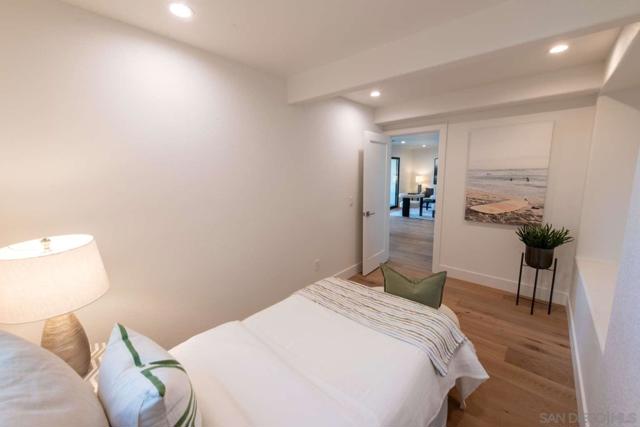 2481 La Marque St, San Diego CA: https://media.crmls.org/mediaz/03bb43a7-9aeb-4357-9a08-632970d29d79.jpg