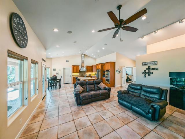 Image 18 of 75 For 9848 Vista Viejas