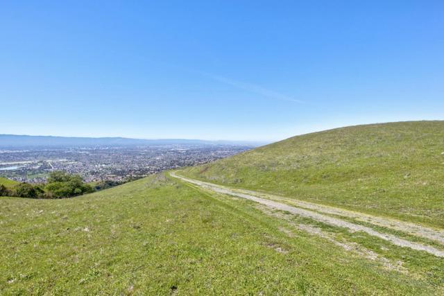 0 Bella Madeira Lane, San Jose CA: https://media.crmls.org/mediaz/03bcb31c-3d80-4d6e-bbde-33a6120ac900.jpg