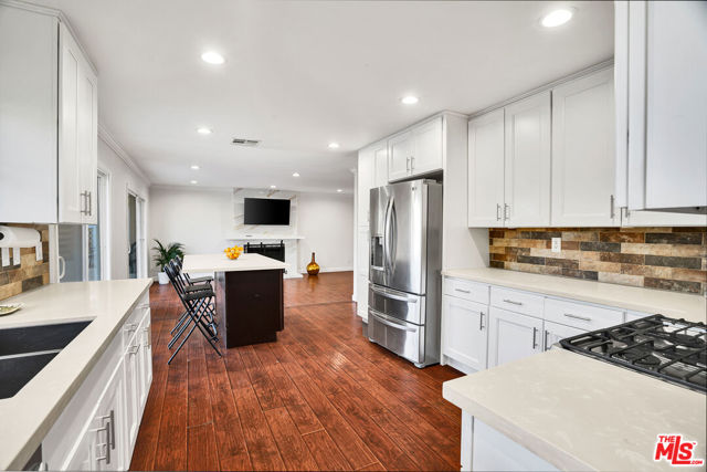 11158 Newcastle Avenue photo 8