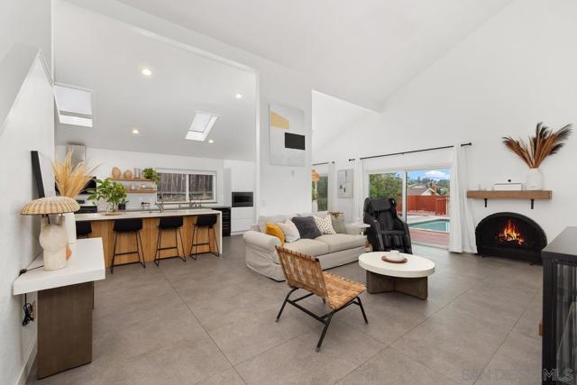 7614 Volclay Dr, San Diego CA: https://media.crmls.org/mediaz/03bd1b4a-3e0c-42c7-96a5-c9378a3f87e3.jpg