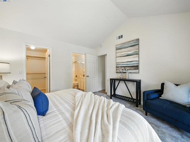 7635 Canyon Meadow Cir, Pleasanton CA: https://media.crmls.org/mediaz/03bd673e-a88b-4839-a60b-2345b8993f9a.jpg