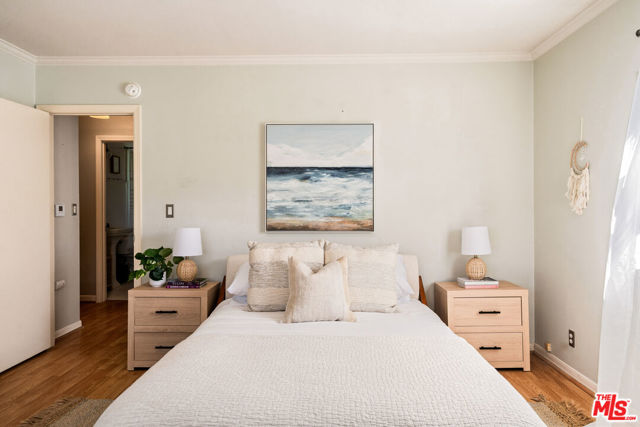 420 Pacific Street, Santa Monica CA: https://media.crmls.org/mediaz/03be18ea-fe7f-40c0-91fc-8e935ffe394e.jpg