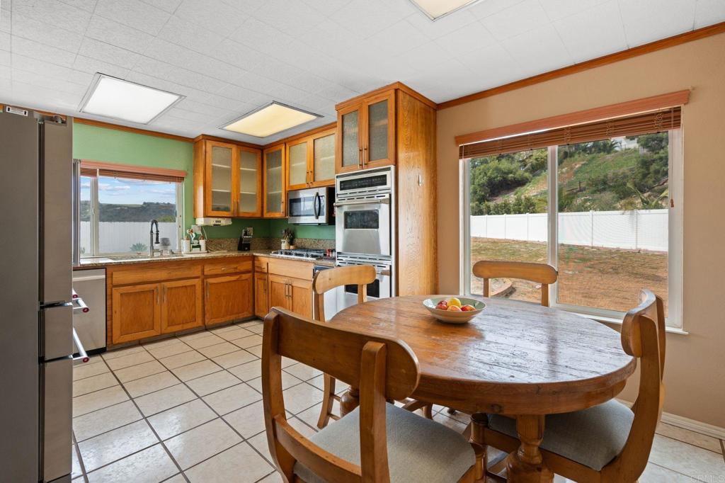 2002 Ladera Ct