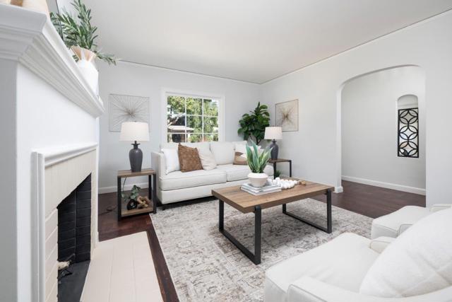1411 Sanchez Avenue, Burlingame CA: https://media.crmls.org/mediaz/03beab33-ded6-443a-bb2b-f8a813457444.jpg