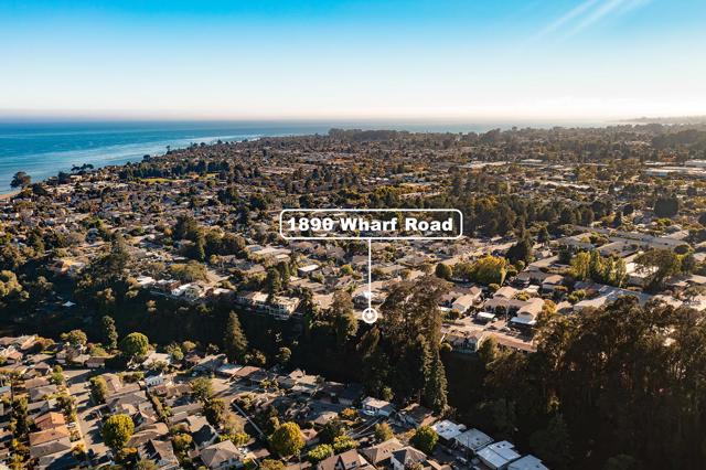 1890 Wharf Road, Capitola CA: https://media.crmls.org/mediaz/03bfb7d8-e6bd-4205-9bcb-3414731ee1c3.jpg