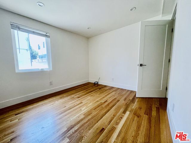 2908 Glenhurst Avenue, Los Angeles CA: https://media.crmls.org/mediaz/03bfe4dc-9302-46a0-a710-635398637553.jpg