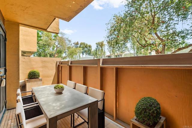 3456 Castle Glen Dr, Mission Valley CA: https://media.crmls.org/mediaz/03bff4e4-8651-4d45-944b-95831bd3fc16.jpg