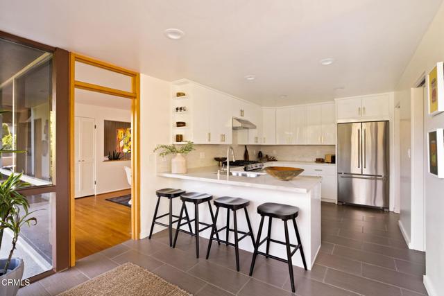 1256 Club House Drive, Pasadena CA: https://media.crmls.org/mediaz/03c03bc1-642f-449a-b6d2-f58df4b8c20e.jpg