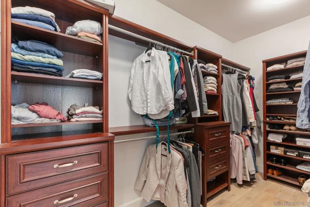 13571 Lopelia Meadows Pl, San Diego CA: https://media.crmls.org/mediaz/03c1b416-f0de-4837-a14a-7da047666c5a.jpg
