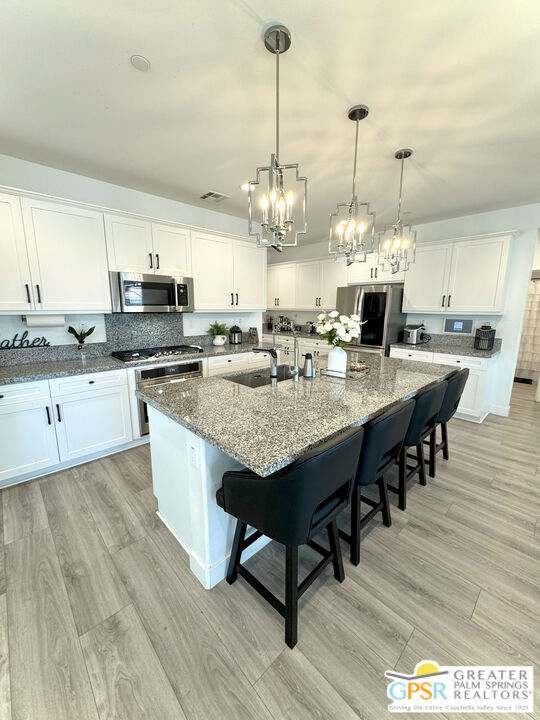 5688 California Circle, Banning CA: https://media.crmls.org/mediaz/03c23a16-0201-4e69-8253-d145e41272e9.jpg