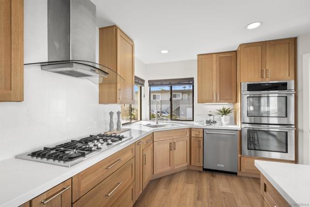 1307 Clove St, San Diego CA: https://media.crmls.org/mediaz/03c24e91-8c7a-4ad4-bfe1-0e9943b2f4bf.jpg