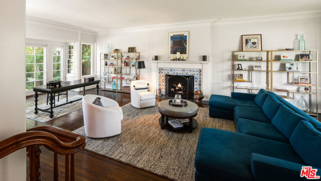 850 Birchwood Drive, Los Angeles CA: https://media.crmls.org/mediaz/03c2522e-6f30-40c9-b597-1af9183c79e6.jpg