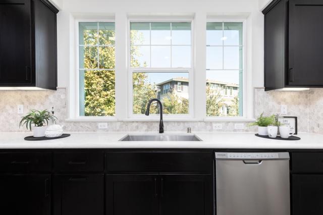 733 E Evelyn Avenue, Sunnyvale CA: https://media.crmls.org/mediaz/03c2f973-2520-4423-80fd-2721646646d4.jpg