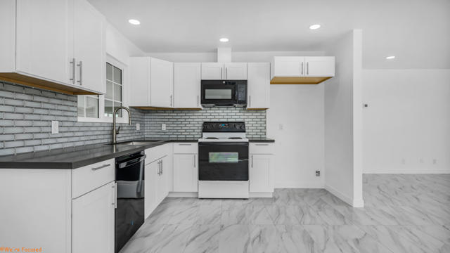 Image 7 of 31 For 943 Pelican Island Court