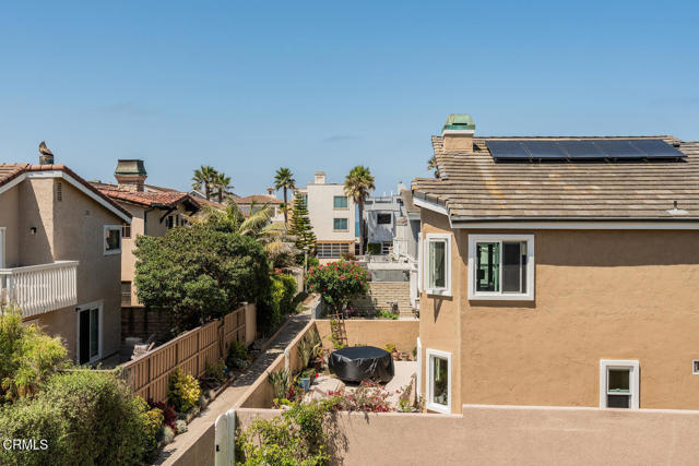5114 Marlin Way, Oxnard CA: https://media.crmls.org/mediaz/03c4ee31-75be-4b4d-8fe0-e44794cfbf9c.jpg