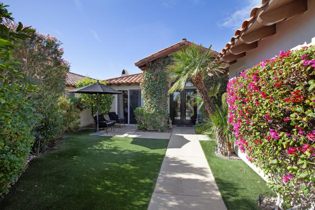 48225 Via Solana, La Quinta CA: https://media.crmls.org/mediaz/03c54f94-ee54-4e33-a029-8ea0674a8d26.jpg