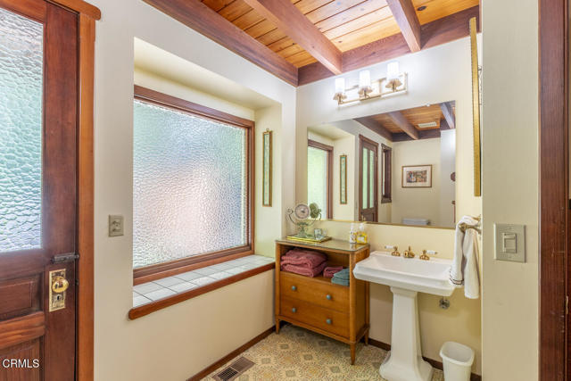 32450 32450 Simpson Lane, Fort Bragg CA: https://media.crmls.org/mediaz/03c6b309-046d-428a-878f-0b7b0c13401a.jpg