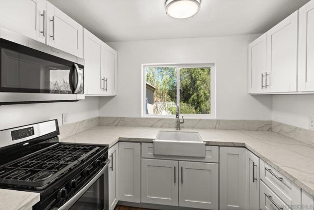 Image 16 of 41 For 11816 Waterhill Rd