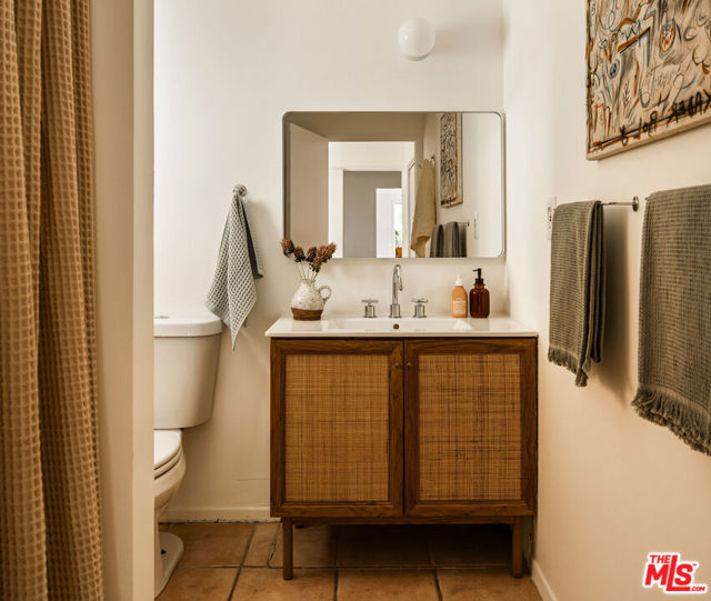 2300 Pisani Place, Venice CA: https://media.crmls.org/mediaz/03c6df2f-321d-4ac4-8c6a-647e423ea72f.jpg