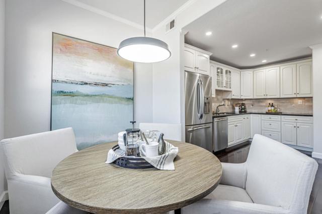 366 Treasure Island Drive, Belmont CA: https://media.crmls.org/mediaz/03c71996-3edd-4697-85cd-4313490d85bb.jpg