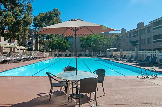 10325 Caminito Cuervo, San Diego CA: https://media.crmls.org/mediaz/03c72249-f0e7-4607-aa20-b0e6e2c8d0fe.jpg