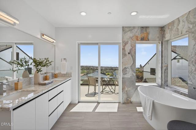2407 Sunset Drive, Ventura CA: https://media.crmls.org/mediaz/03c7d6b5-2b59-4c98-9b9b-c9a5220fb89e.jpg