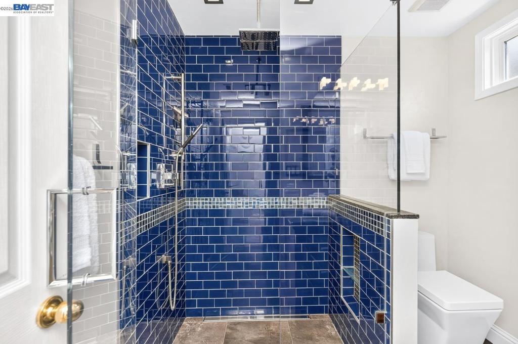 https://media.crmls.org/mediaz/03c8385a-7247-47ba-850d-4b6a3765e41a.jpg?preset=X-Large
