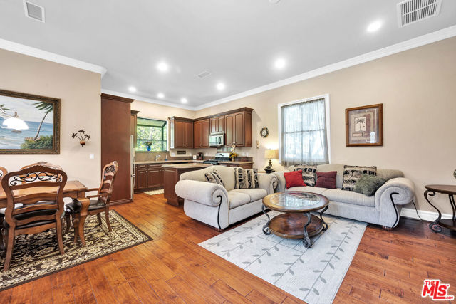 14933 Sutton Street, Sherman Oaks CA: https://media.crmls.org/mediaz/03c86e24-5b2f-4312-b017-d0606e546ee1.jpg