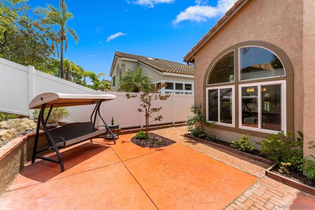 729 Mosaic Cir, Oceanside CA: https://media.crmls.org/mediaz/03c90bfb-77a2-41b2-81aa-c46b764d2919.jpg