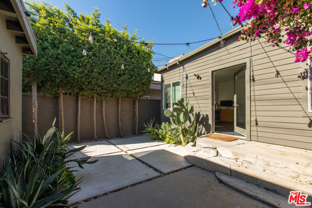 12906 Venice Boulevard, Los Angeles CA: https://media.crmls.org/mediaz/03c9e8d0-a7b6-46f3-8012-3a0023b35783.jpg