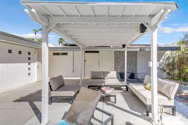 1075 E Sunny Dunes Road, Palm Springs, CA 92264