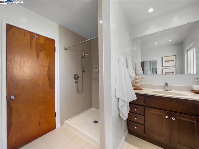 4311 Circle Ave, Castro Valley CA: https://media.crmls.org/mediaz/03cc3ef7-1adc-4766-b7f6-649de6ebdd6f.jpg