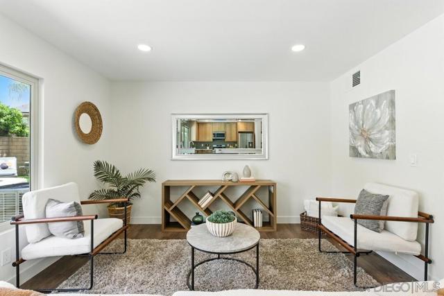 12452 Via Cabezon, San Diego CA: https://media.crmls.org/mediaz/03cc6fd1-ef79-4173-884d-59197b8386ad.jpg