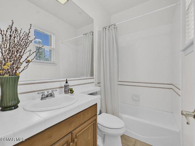 5455 Via Olas, Newbury Park CA: https://media.crmls.org/mediaz/03cd3b69-976b-4109-9291-4a1958814837.jpg