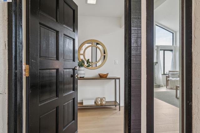 101 Carob Ln, Alameda CA: https://media.crmls.org/mediaz/03cd6507-a408-49db-8860-e91fb3794156.jpg