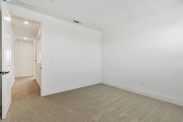 665 River Bend Dr, Lathrop CA: https://media.crmls.org/mediaz/03cda0d9-fe03-4666-ade8-0146d06329ee.jpg