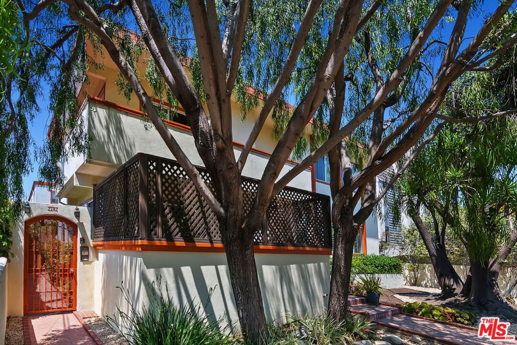 2702 11th Street #2
