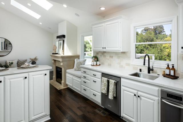 115 Toyon Court, Woodside CA: https://media.crmls.org/mediaz/03cdde18-8493-4684-a9c5-1396e0122e41.jpg