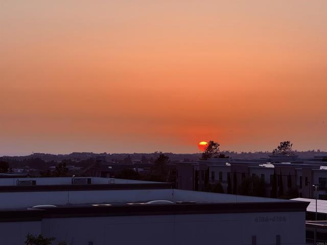 6132 Colt Place, Carlsbad CA: https://media.crmls.org/mediaz/03ce0fe4-e95a-4288-b2d2-5568a4c56bb6.jpg