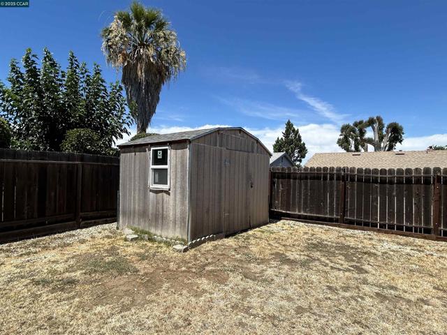 26 Leeward Way, Pittsburg CA: https://media.crmls.org/mediaz/03ce38e2-1733-4a80-bc6d-1e5f4f0bbd3c.jpg