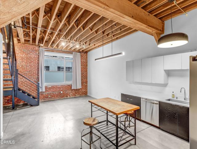 Detail Gallery Image 4 of 40 For 527 Molino St #110,  Los Angeles,  CA 90013 - 2 Beds | 1/1 Baths