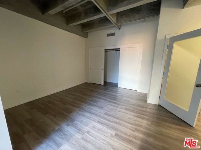 727 W 7th Street, Los Angeles CA: https://media.crmls.org/mediaz/03cefbb8-af07-4f0a-b9de-c45ed364018f.jpg