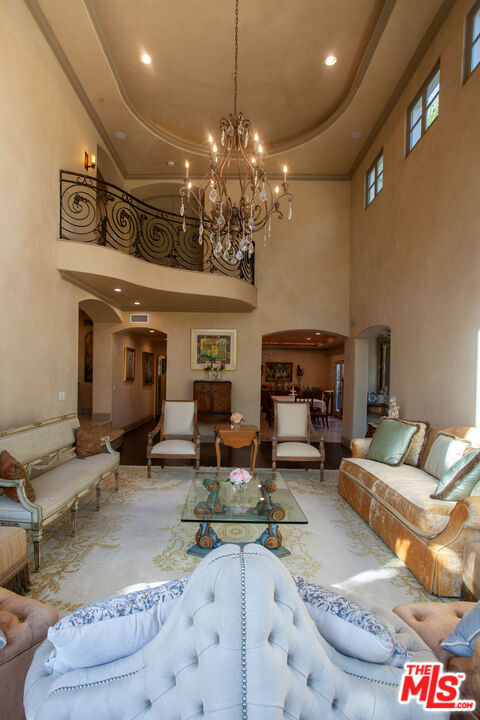 3501 Caribeth Drive, Encino CA: https://media.crmls.org/mediaz/03d07ac3-ef40-4679-8931-e24f8cb6a1bd.jpg