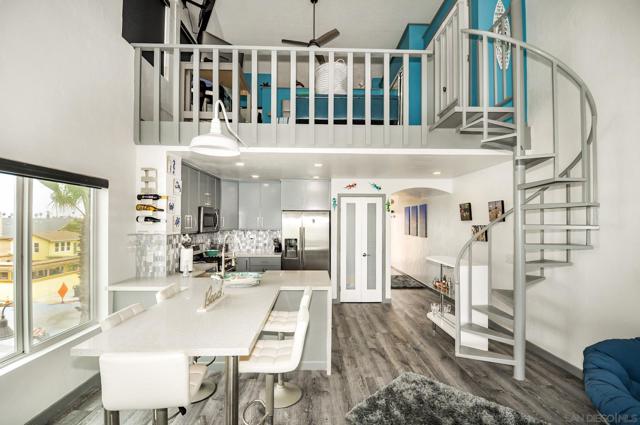 706 Ocean LN, Imperial Beach CA: https://media.crmls.org/mediaz/03d0a8a2-eaca-4d90-8ea0-fe2036620bbc.jpg