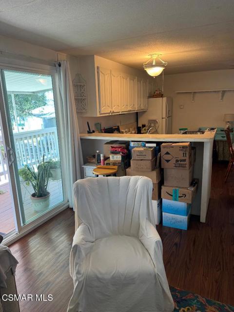 62 Farland Drive, Thousand Oaks CA: https://media.crmls.org/mediaz/03d0d148-9106-4be3-af20-8b95303c5840.jpg