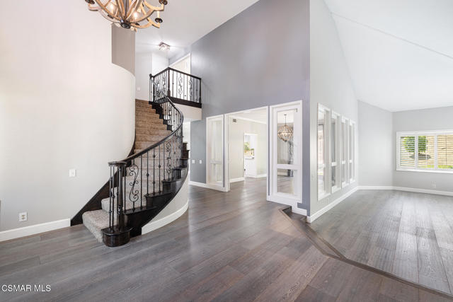 11554 Chestnut Ridge Street, Moorpark CA: https://media.crmls.org/mediaz/03d1ad44-b684-4be7-95ee-9435abb2ed7f.jpg