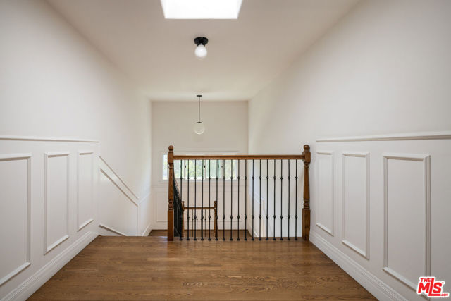 2191 El Sereno Avenue, Altadena CA: https://media.crmls.org/mediaz/03d28618-5724-4391-a835-068c0dcec044.jpg