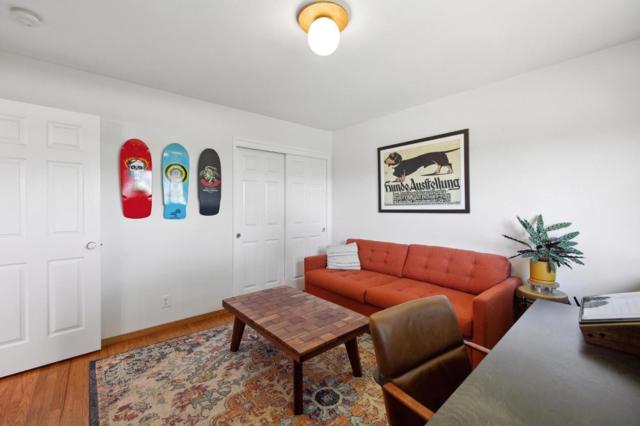 300 4th Street, Montara CA: https://media.crmls.org/mediaz/03d3af4e-b420-4271-a5c3-e44b9caf6c0e.jpg