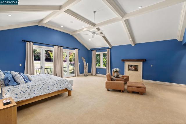 2540 Caballo Ranchero Dr, Diablo CA: https://media.crmls.org/mediaz/03d3afb7-d2b9-4151-9a49-76e972f36372.jpg